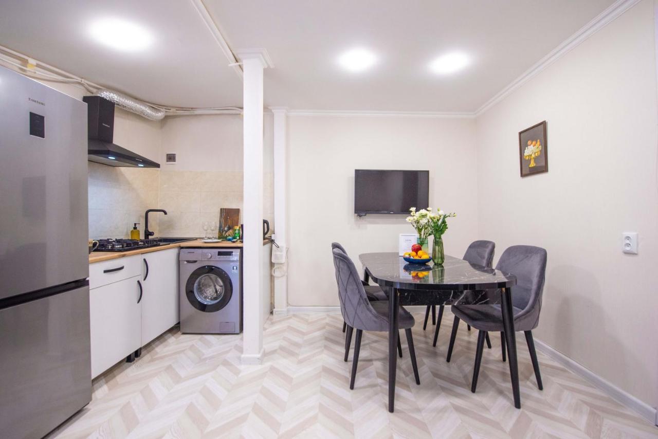 Old Town-Booking Apartment Тбилиси Экстерьер фото